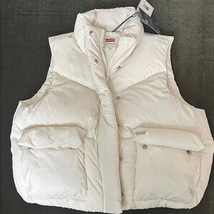Levi's Ivory puffer Vest